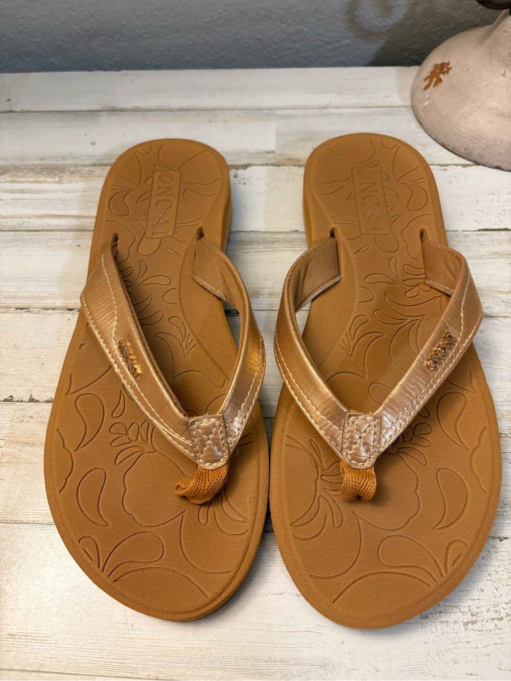 Comfort Foam Thong Sandals in Caramel Tan Onaci